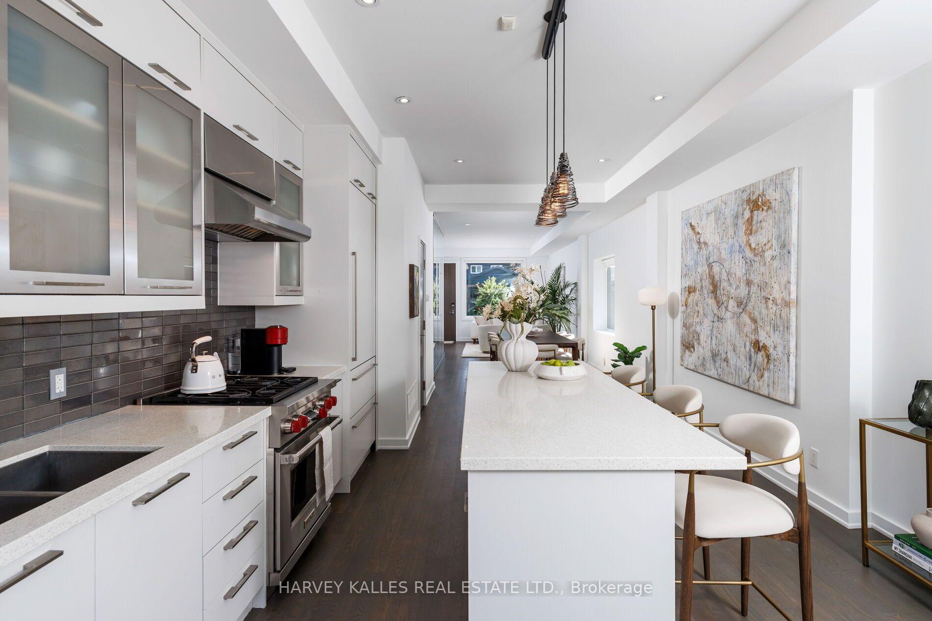 128 Montgomery Avenue, Toronto