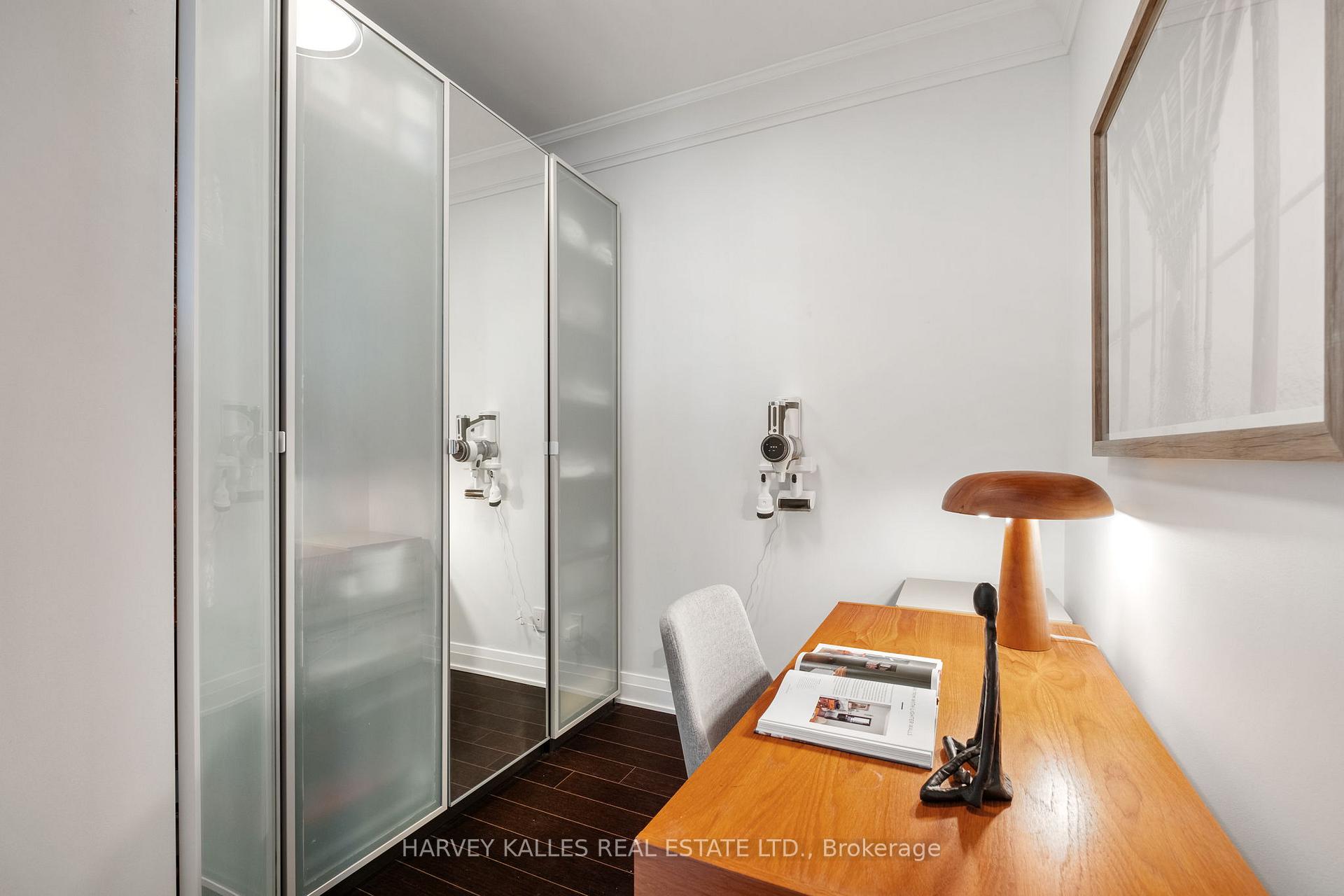 530 St Clair Avenue W 1602, Toronto Unit: 1602