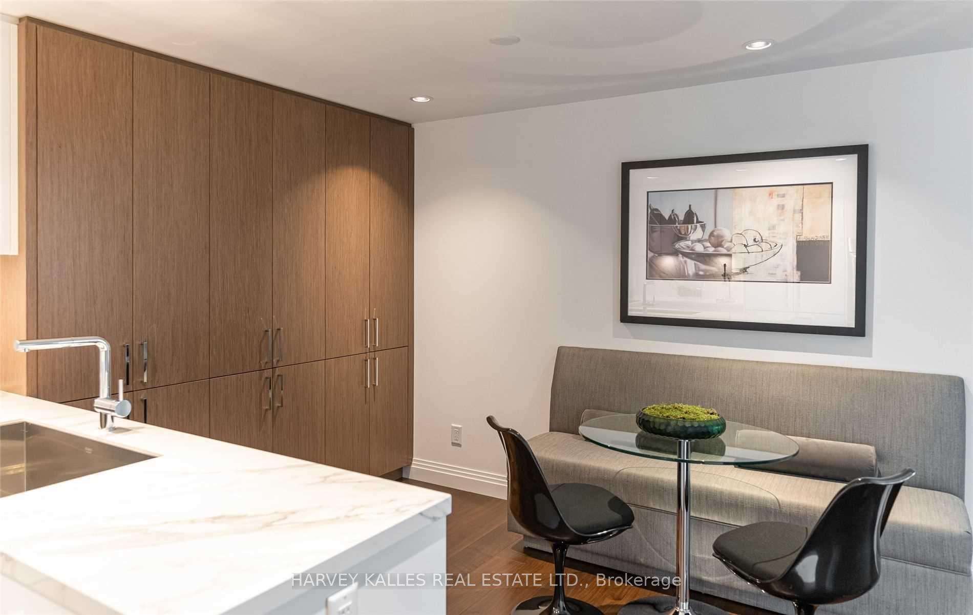 1 Benvenuto Place 320, Toronto Unit: 320