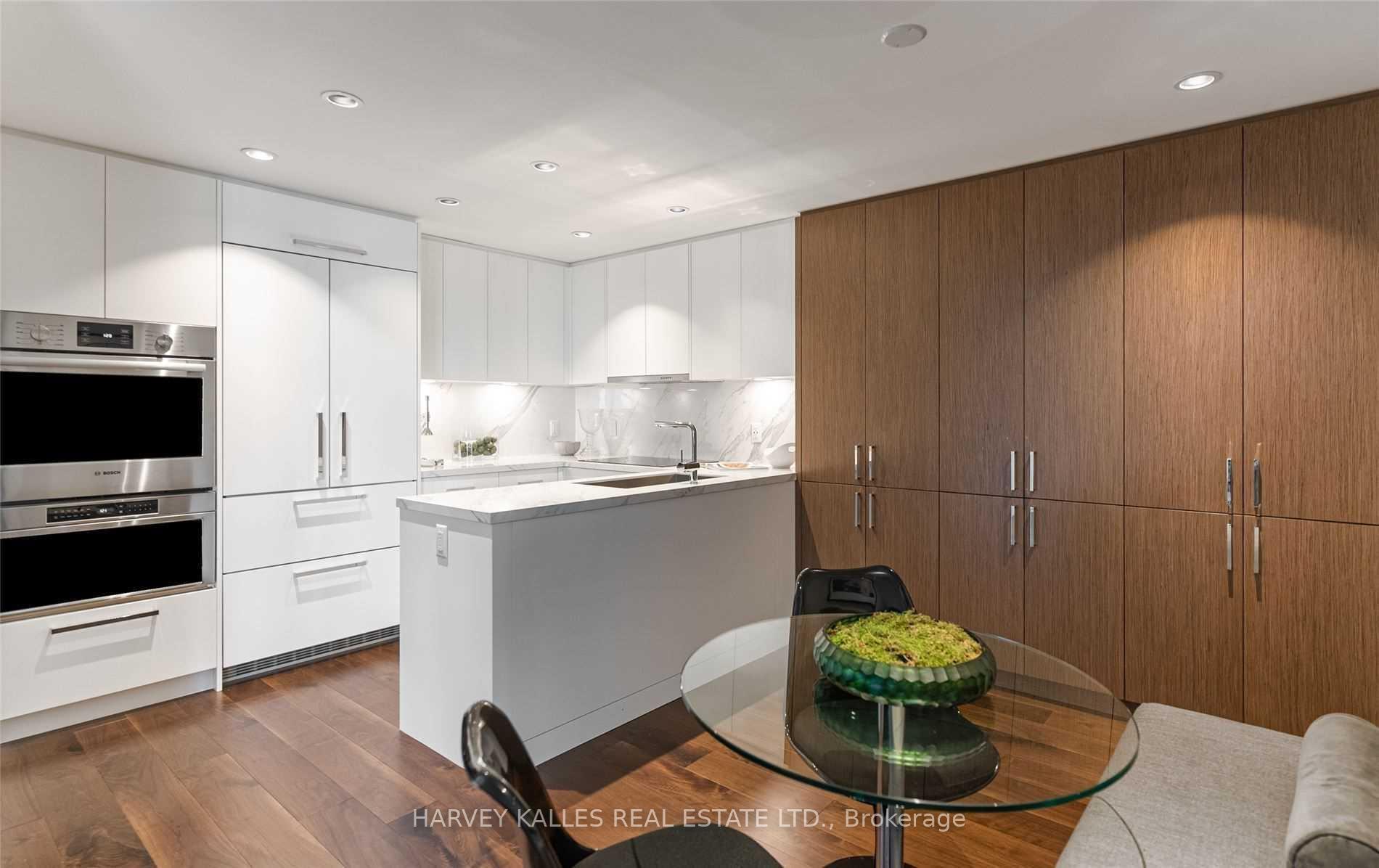 1 Benvenuto Place 320, Toronto Unit: 320
