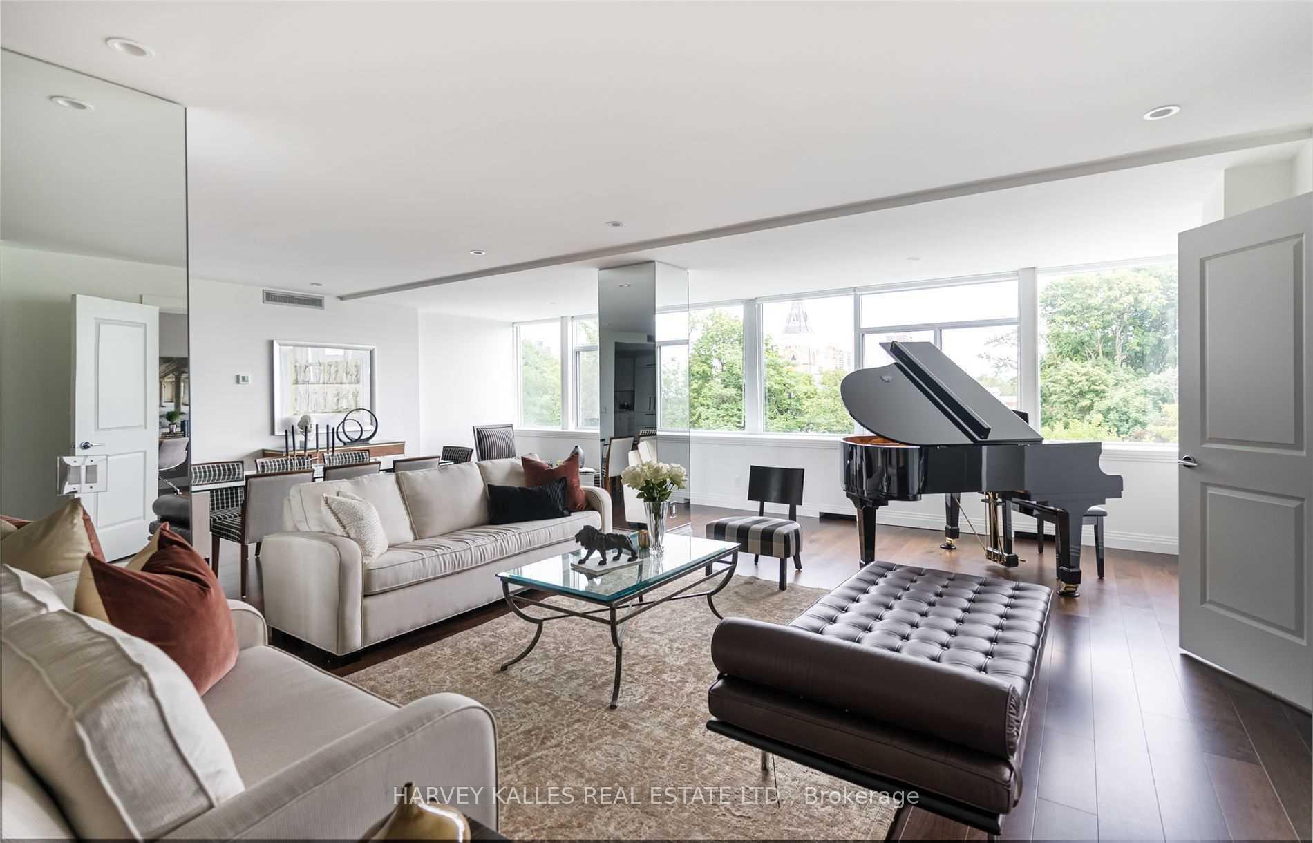 1 Benvenuto Place 320, Toronto Unit: 320