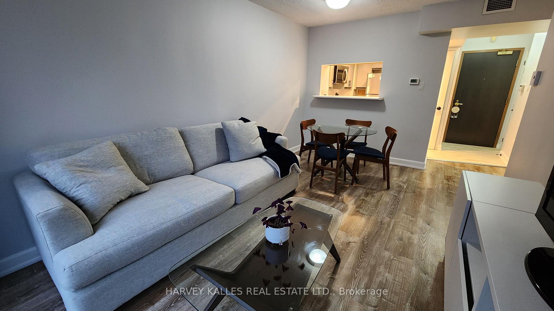 7 Broadway Avenue 211, Toronto Unit: 211