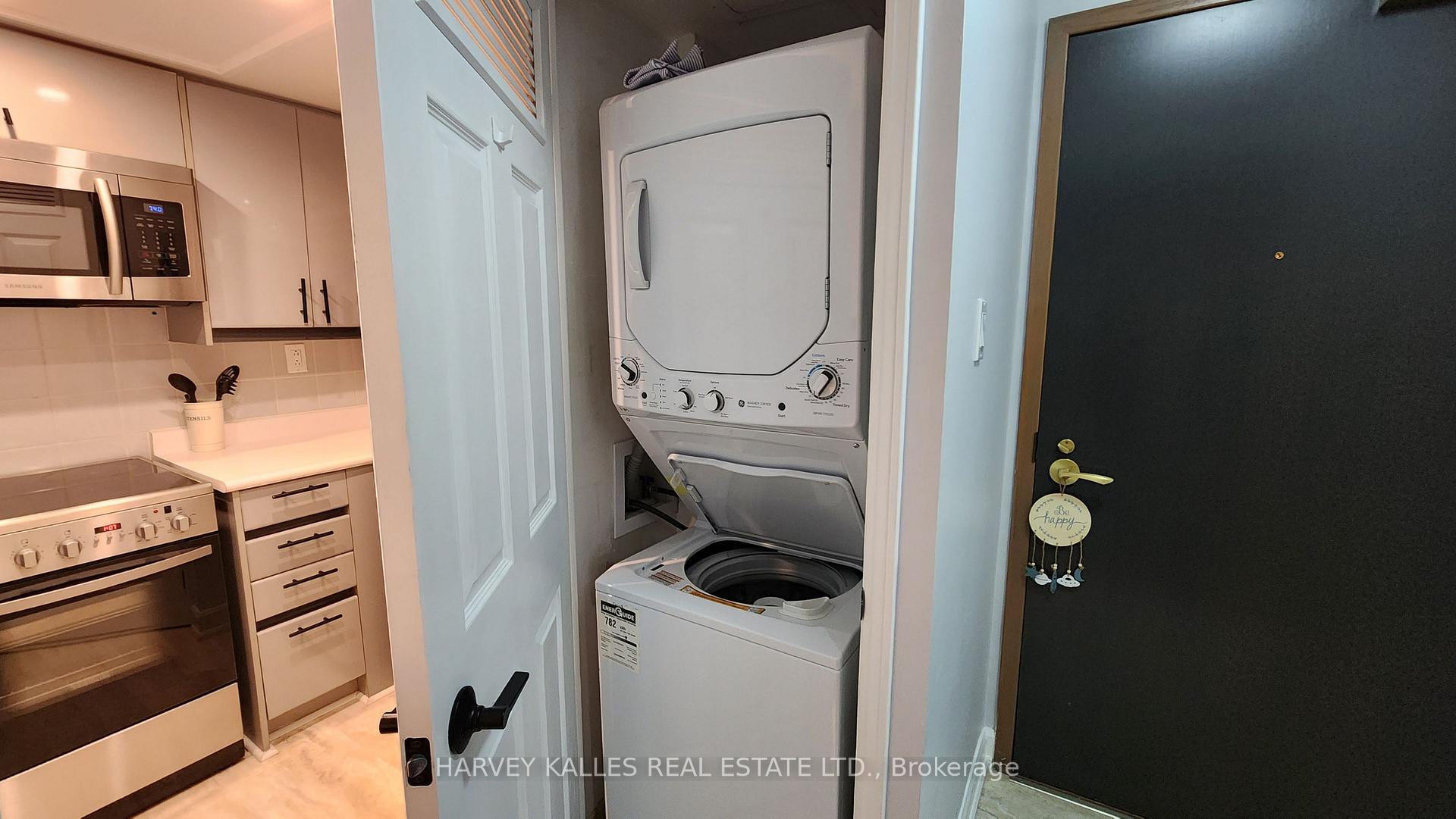 7 Broadway Avenue 211, Toronto Unit: 211