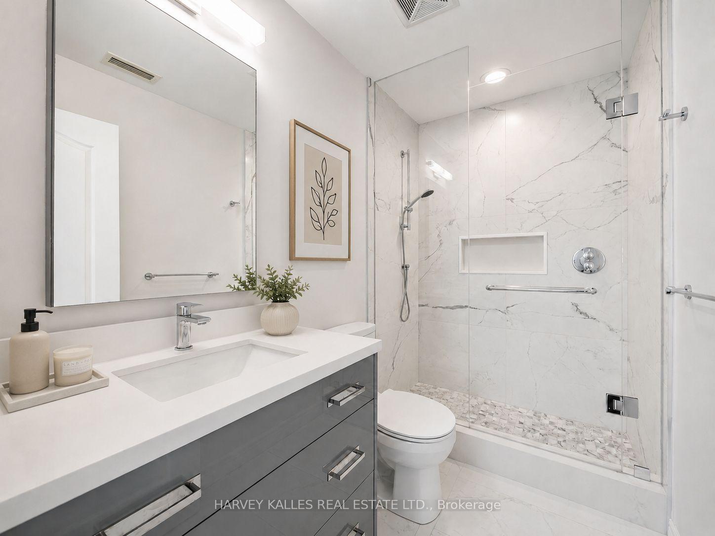 212 Eglinton Avenue E PH303, Toronto Unit: PH303