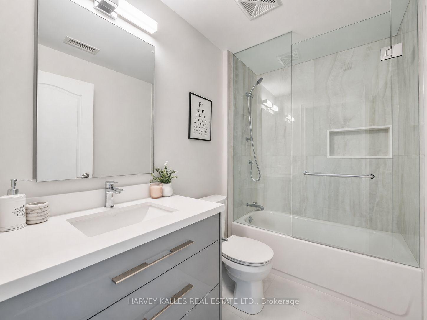 212 Eglinton Avenue E PH303, Toronto Unit: PH303