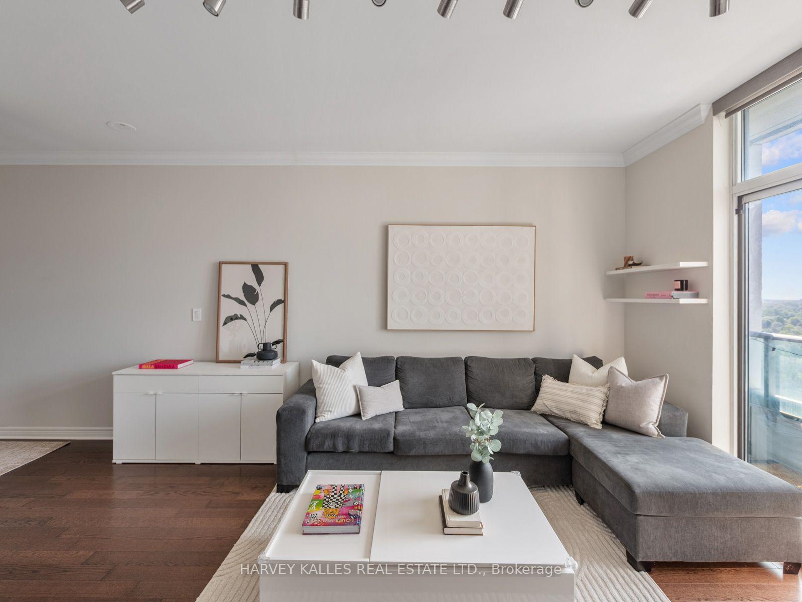 212 Eglinton Avenue E PH303, Toronto Unit: PH303