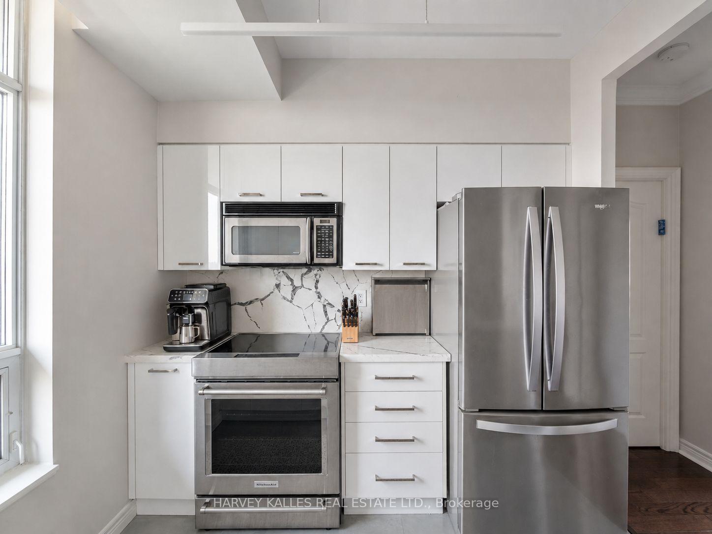 212 Eglinton Avenue E PH303, Toronto Unit: PH303