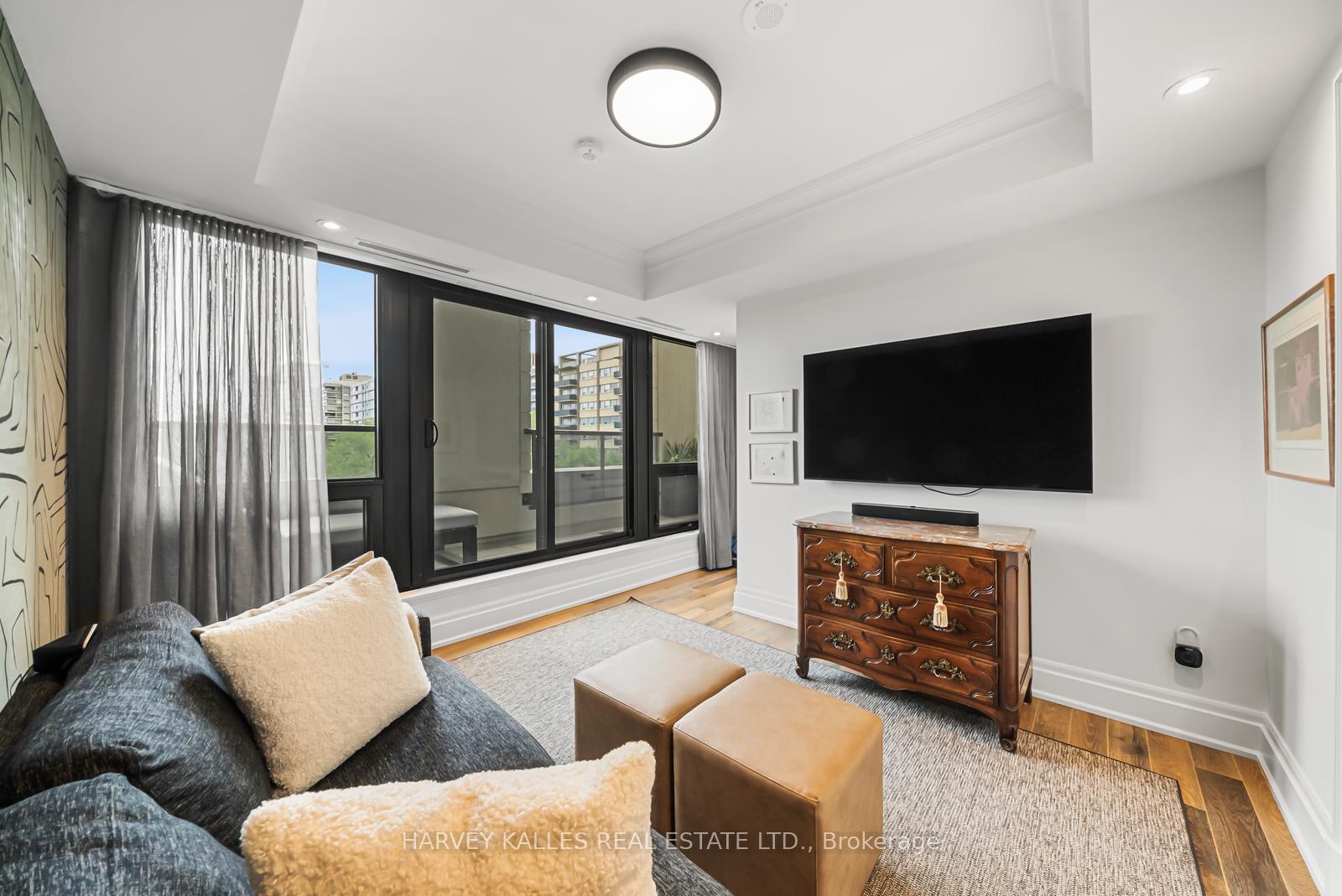 1 Forest Hill Road 701, Toronto Unit: 701