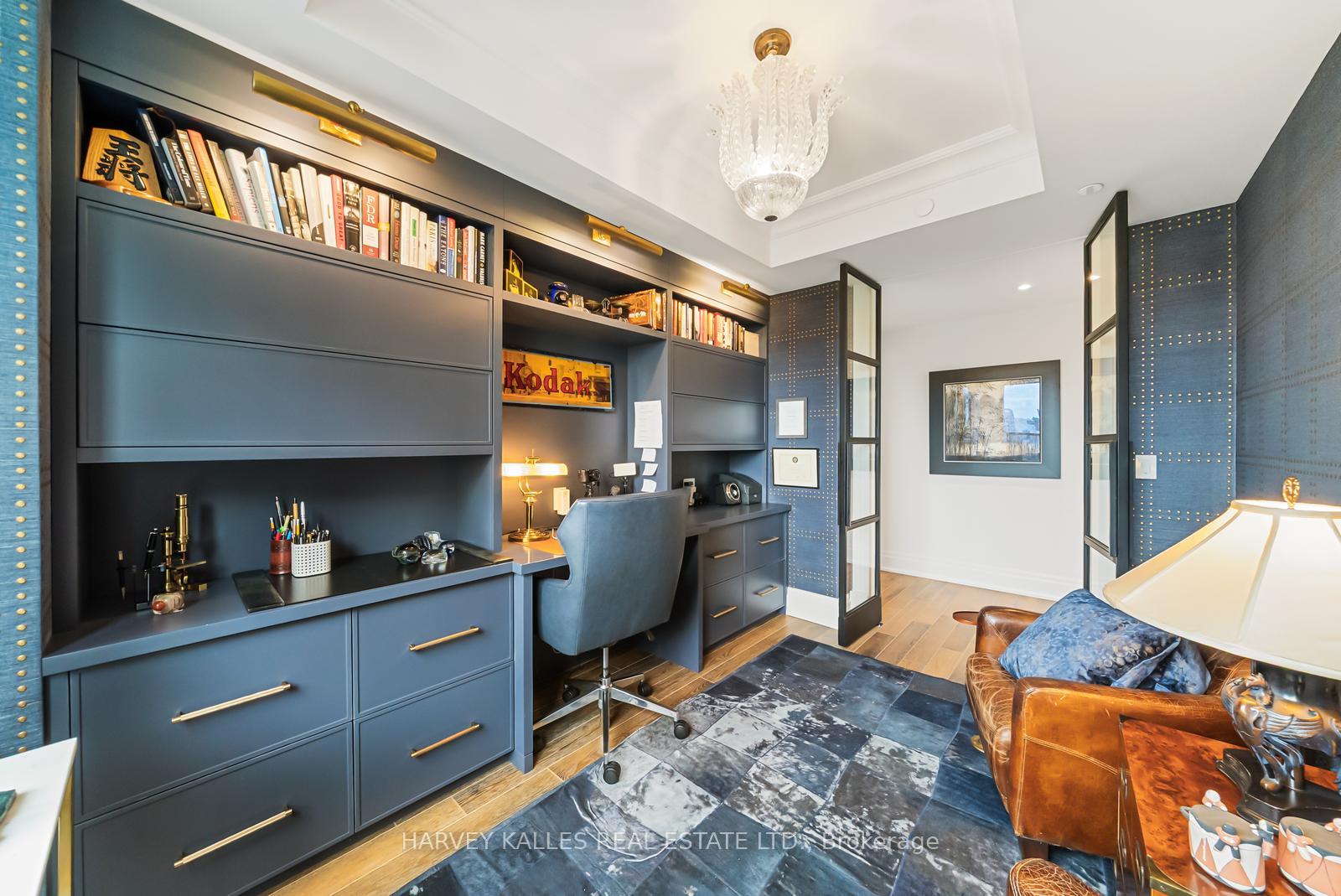 1 Forest Hill Road 701, Toronto Unit: 701