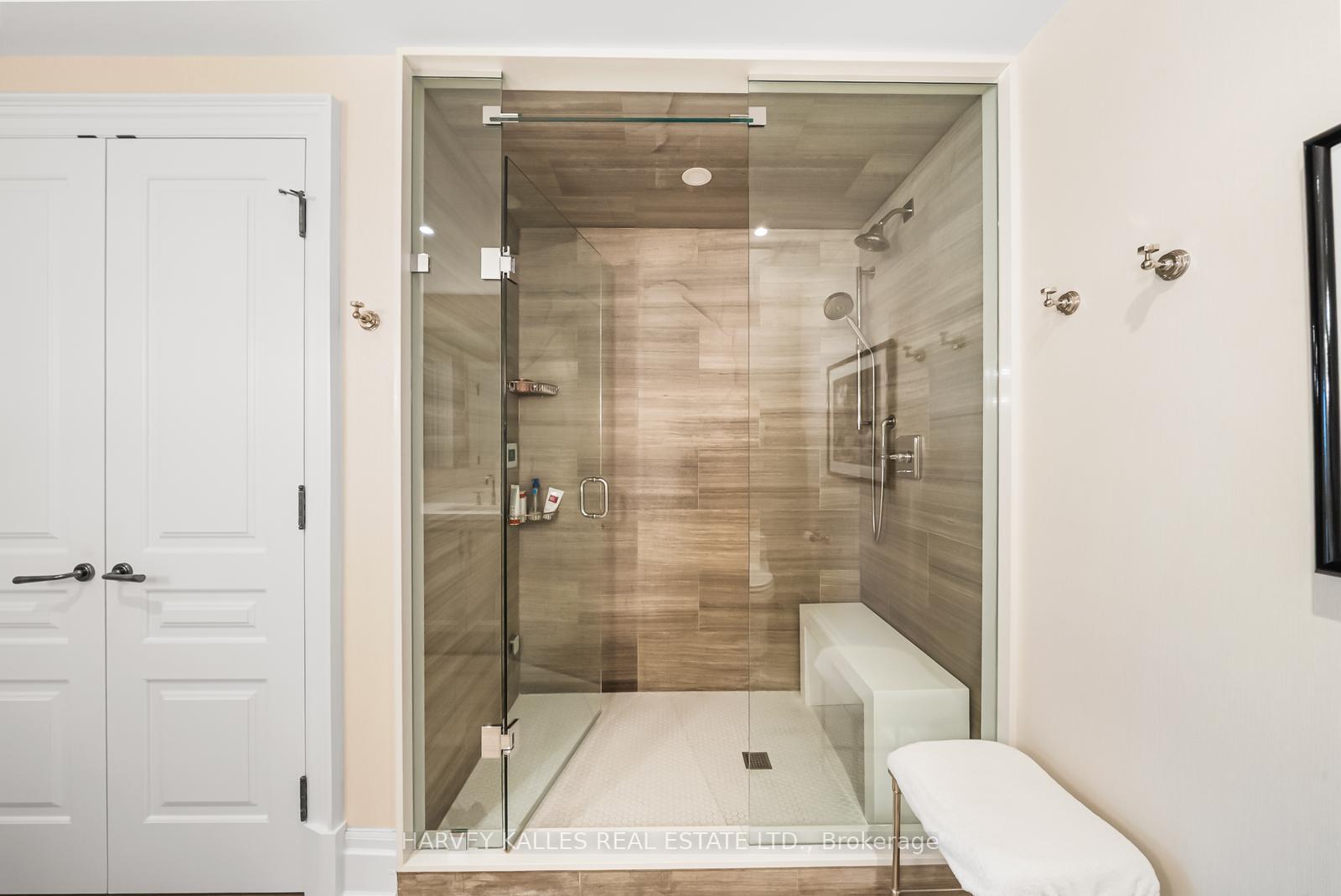 1 Forest Hill Road 701, Toronto Unit: 701