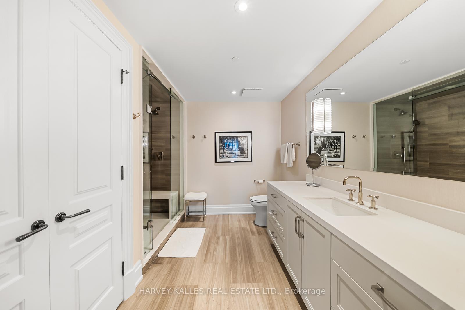 1 Forest Hill Road 701, Toronto Unit: 701