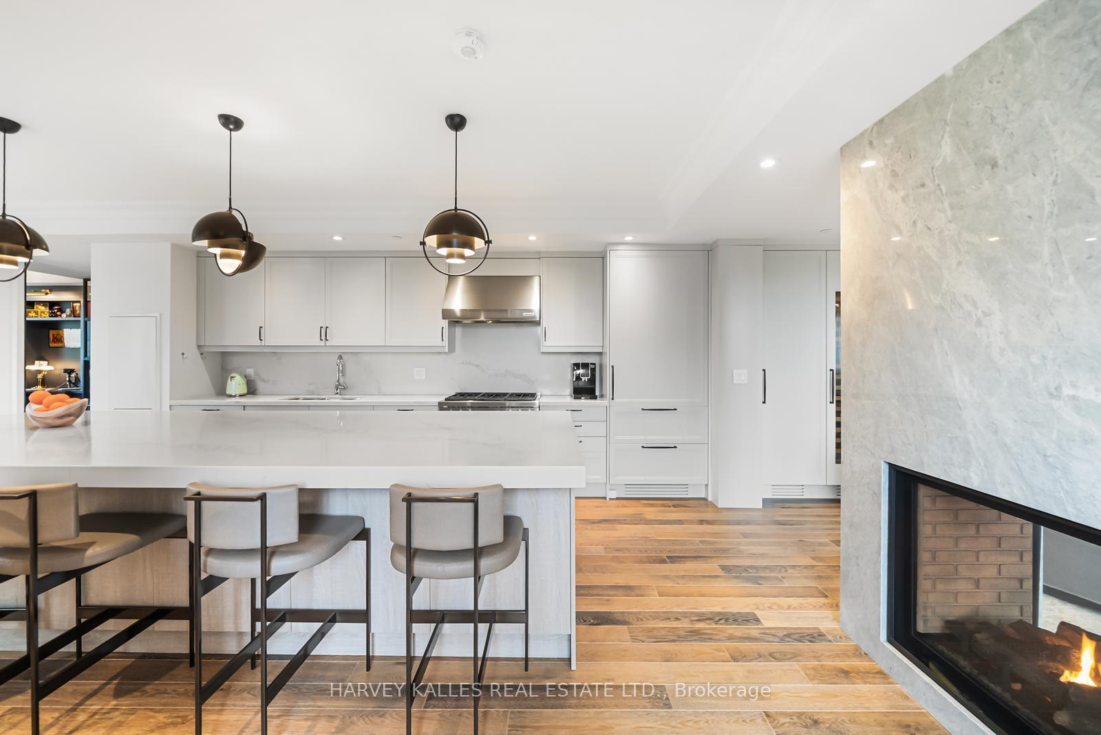 1 Forest Hill Road 701, Toronto Unit: 701