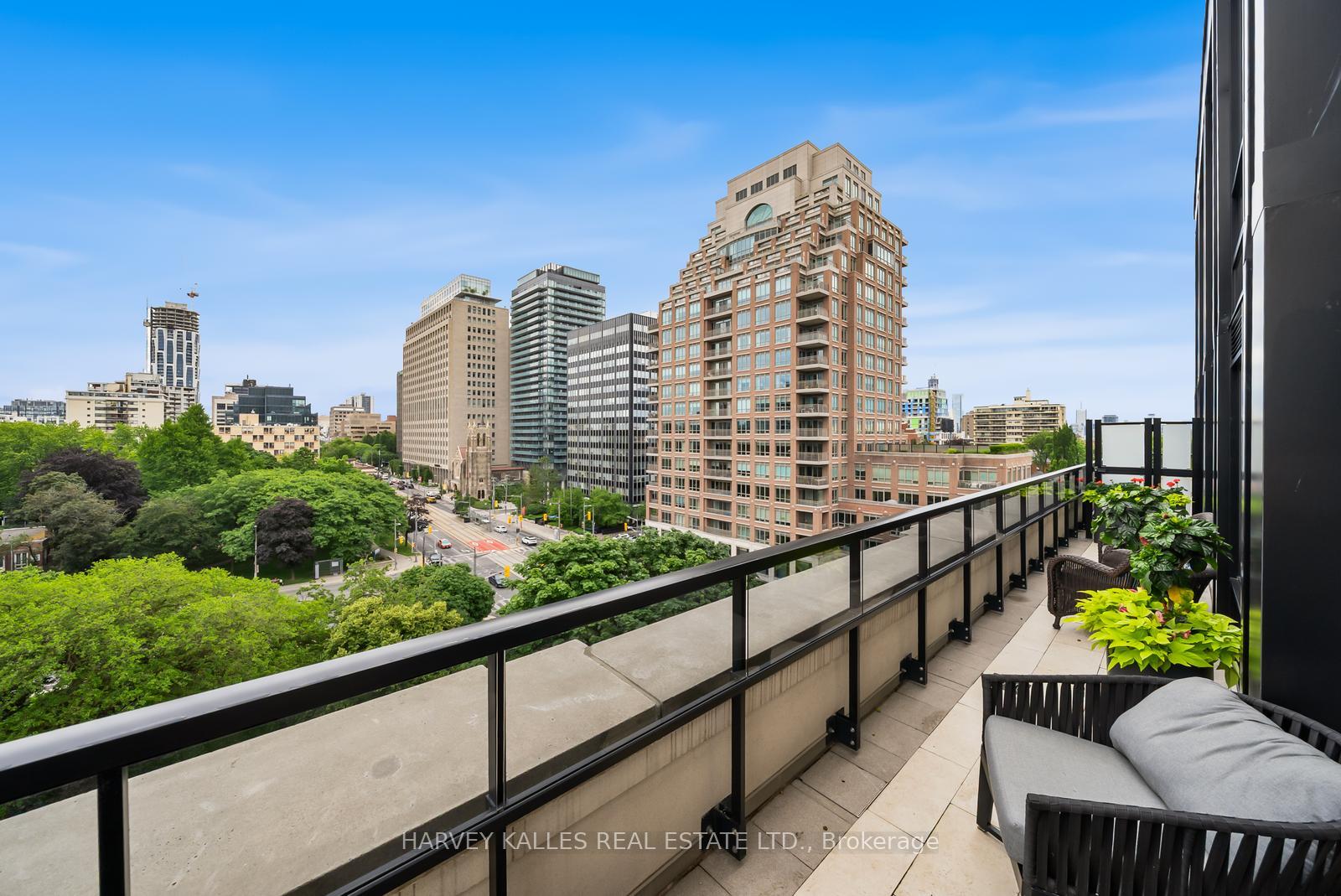 1 Forest Hill Road 701, Toronto Unit: 701