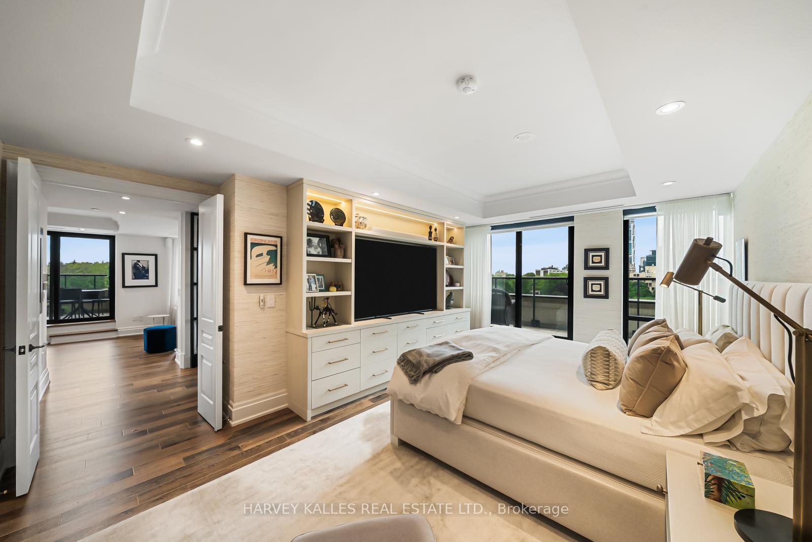 1 Forest Hill Road 701, Toronto Unit: 701