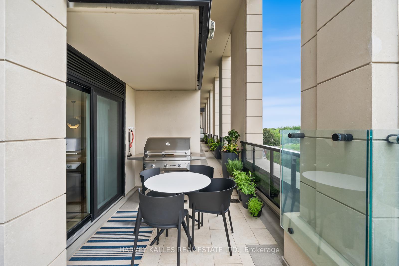 1 Forest Hill Road 701, Toronto Unit: 701
