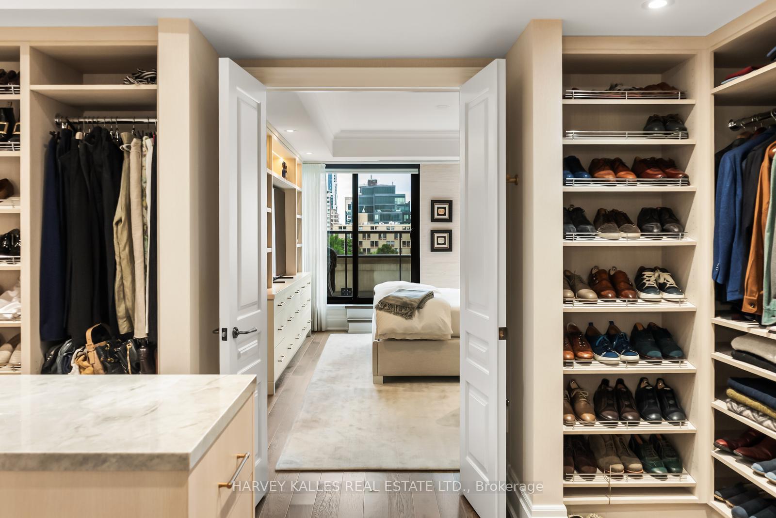 1 Forest Hill Road 701, Toronto Unit: 701