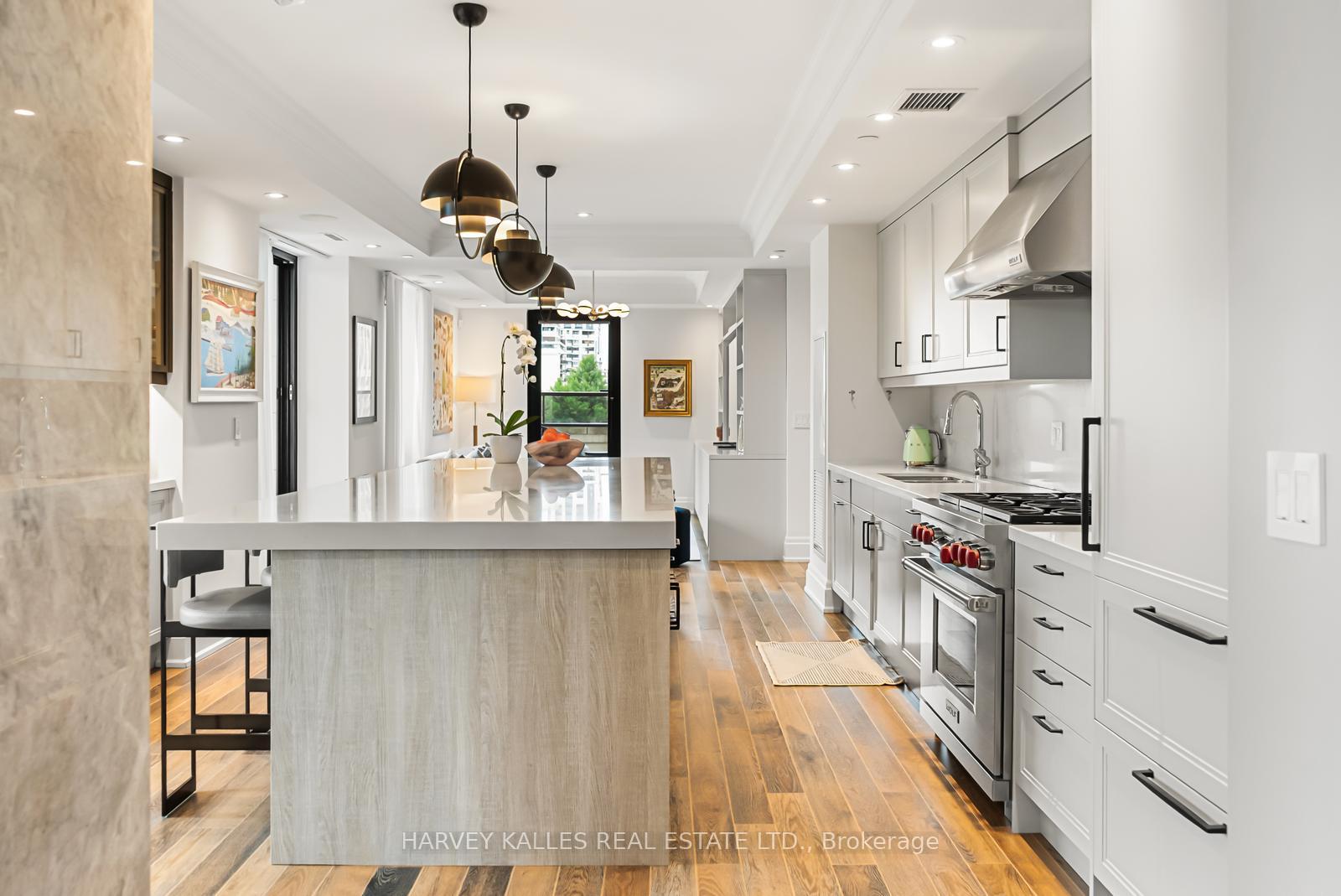 1 Forest Hill Road 701, Toronto Unit: 701