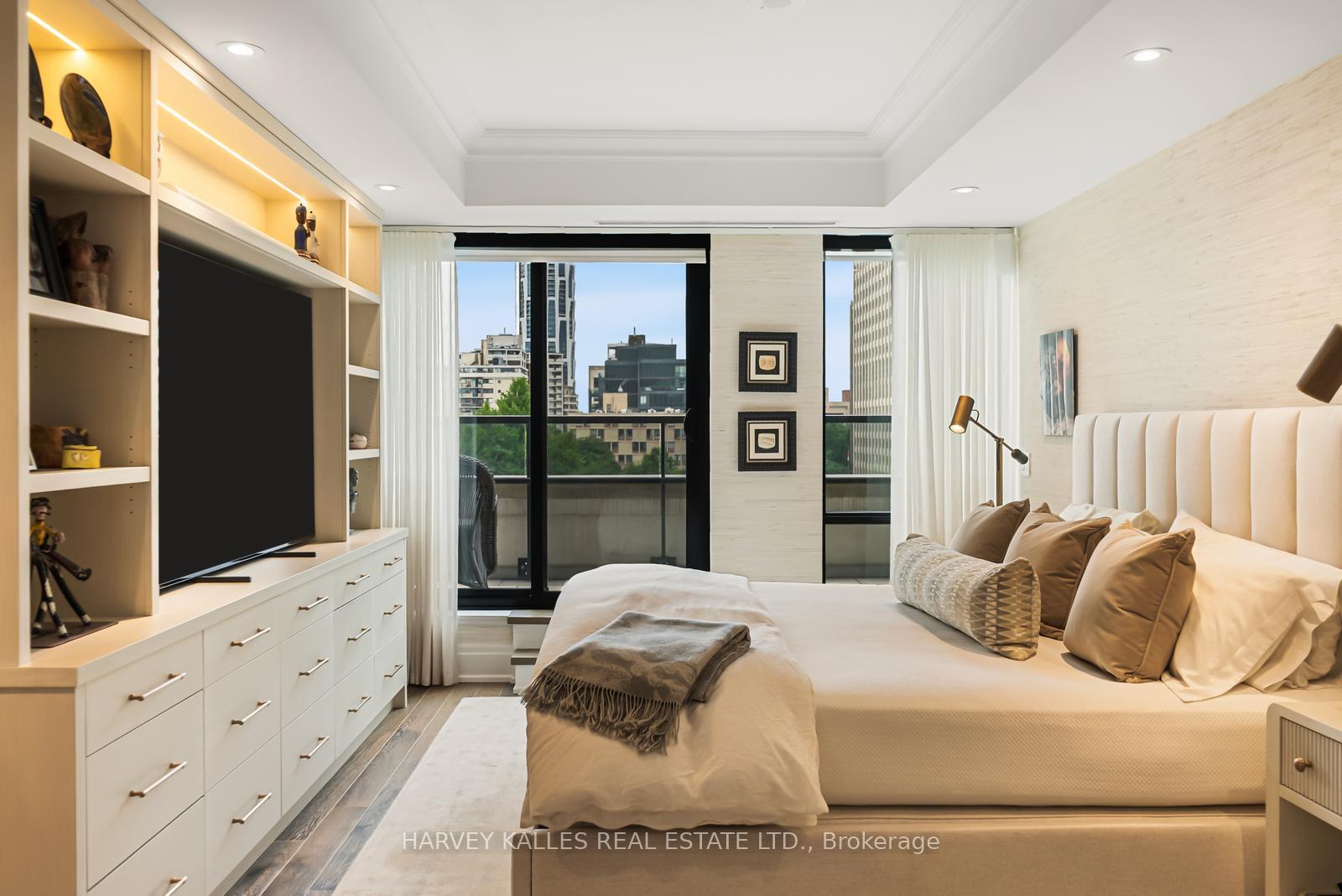 1 Forest Hill Road 701, Toronto Unit: 701