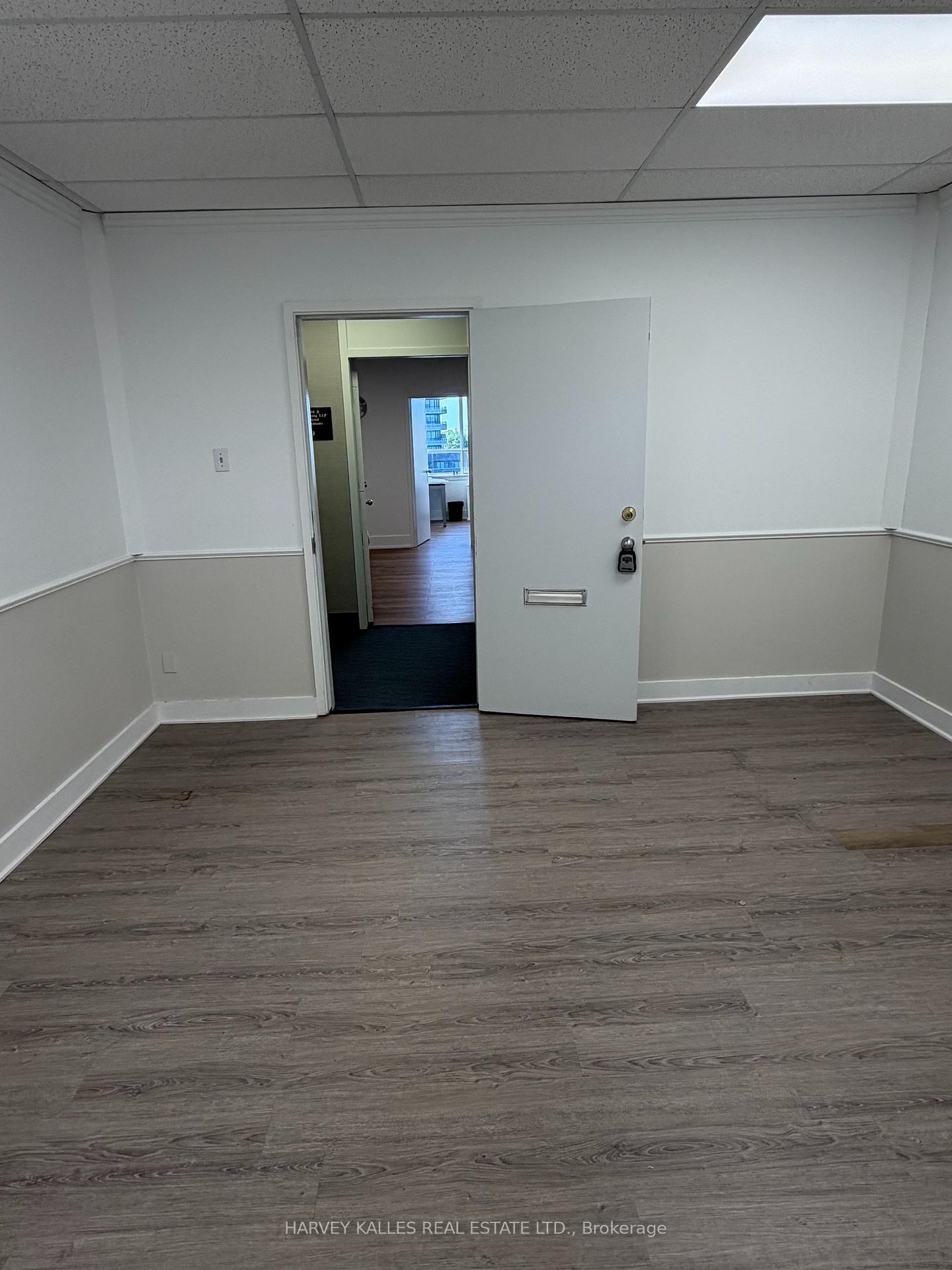 170 The Donway West 410, Toronto Unit: 410