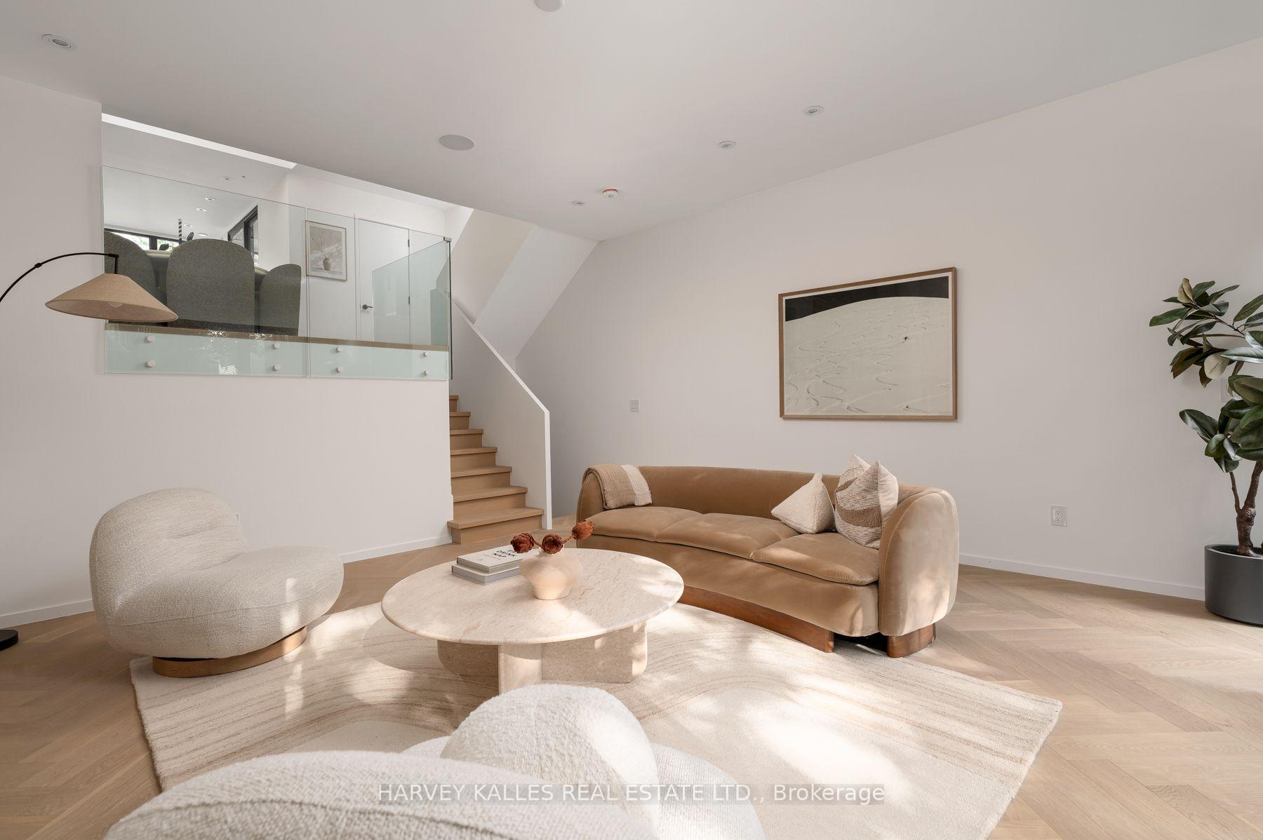 534 Duplex Avenue, Toronto