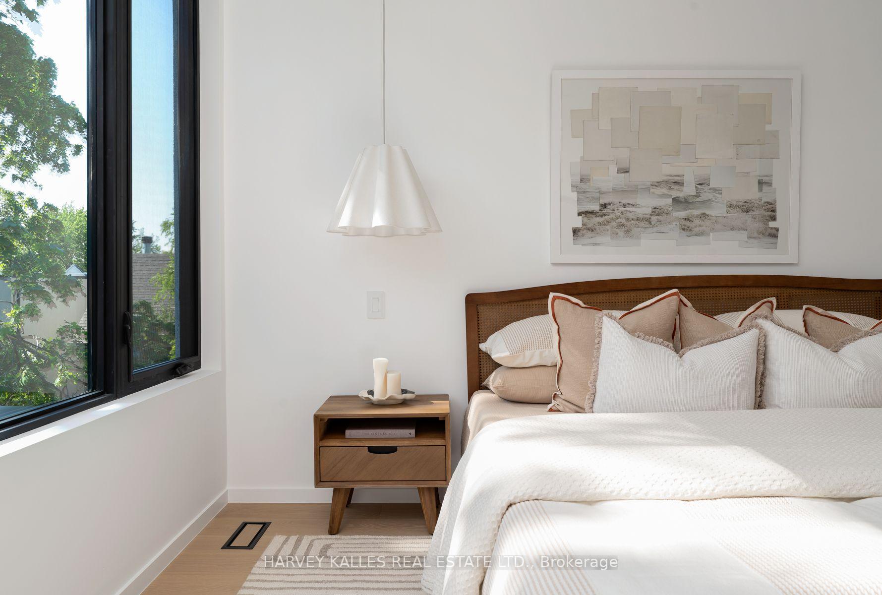 534 Duplex Avenue, Toronto
