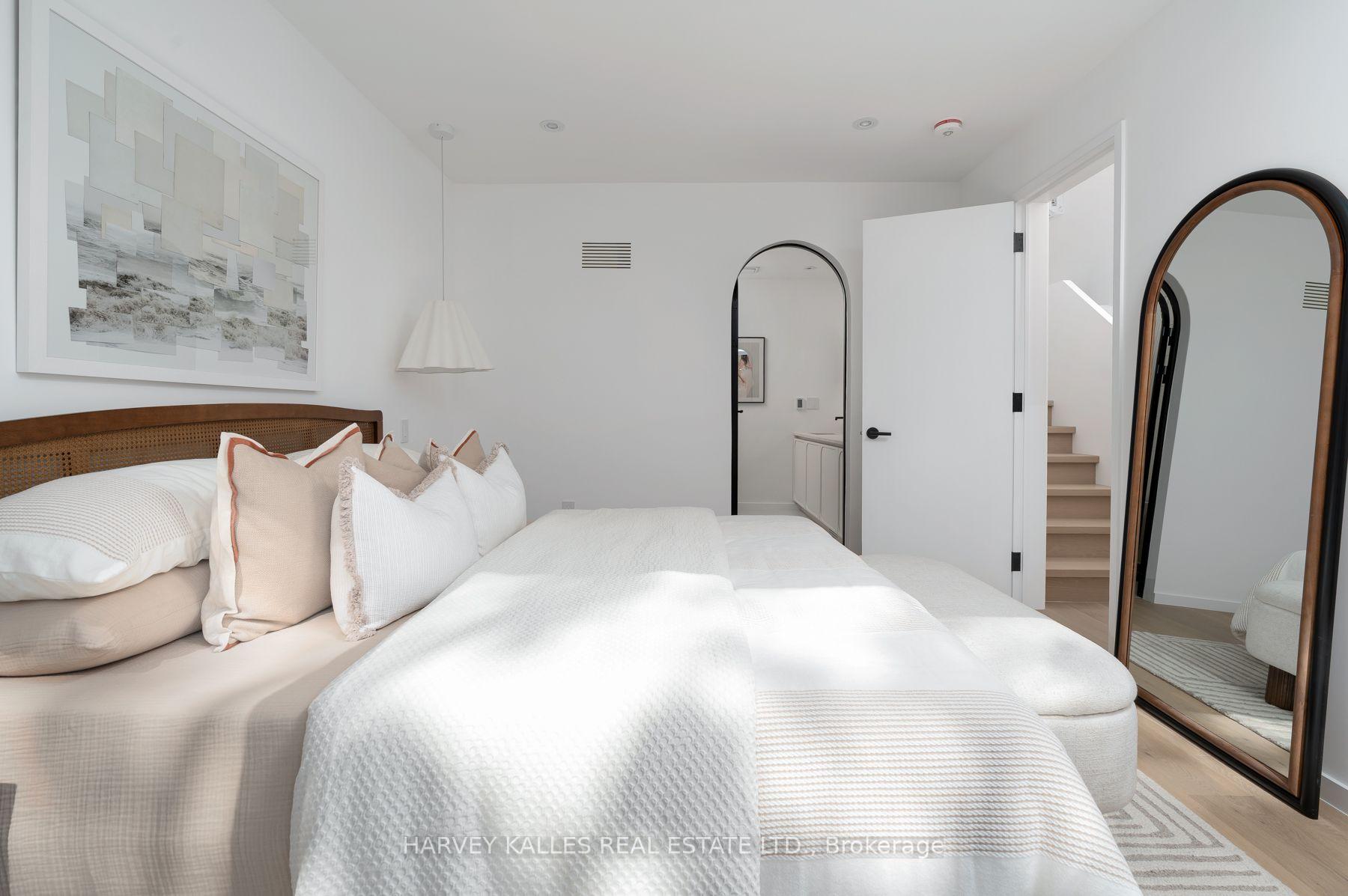 534 Duplex Avenue, Toronto