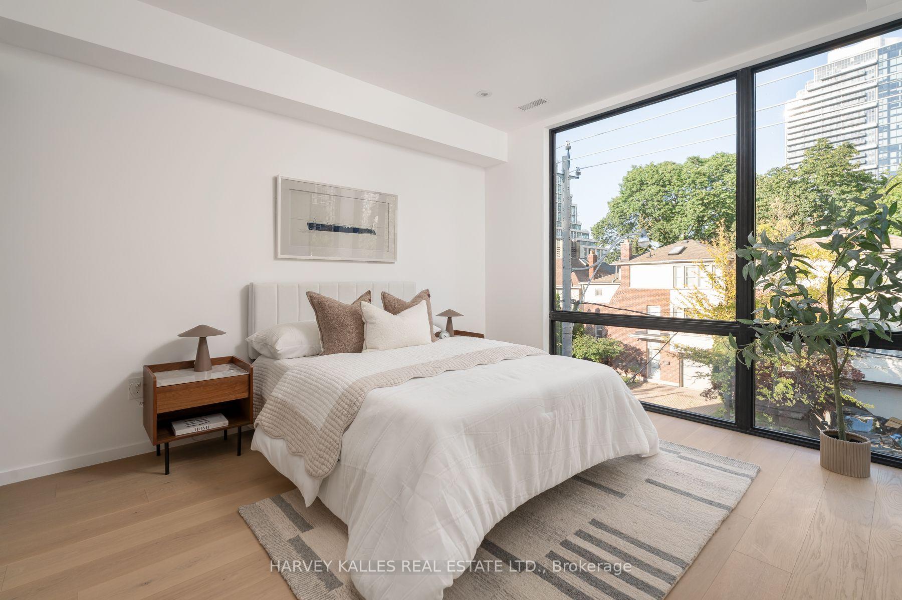534 Duplex Avenue, Toronto