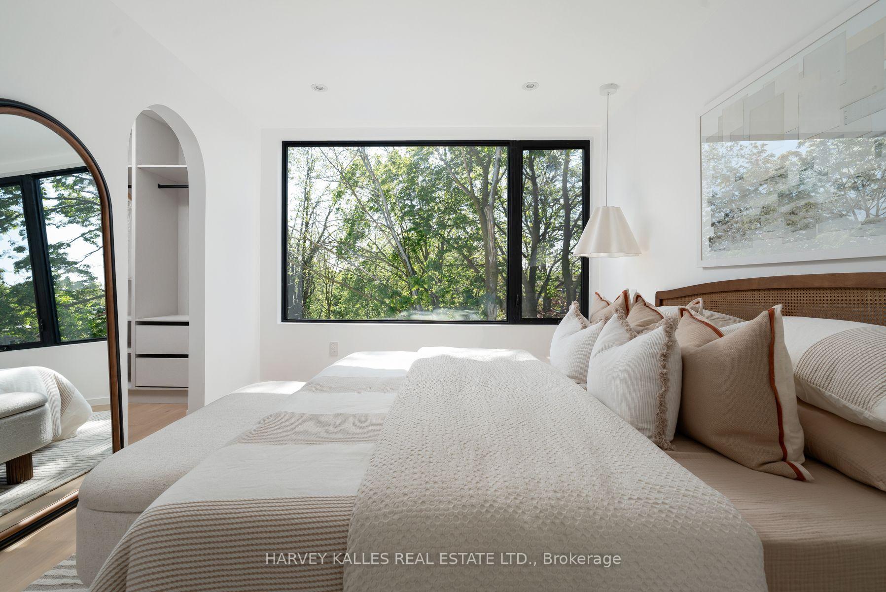 534 Duplex Avenue, Toronto