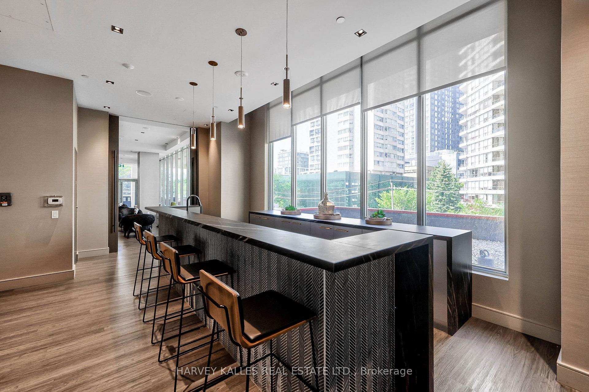 50 Dunfield Avenue LPH19, Toronto Unit: LPH19