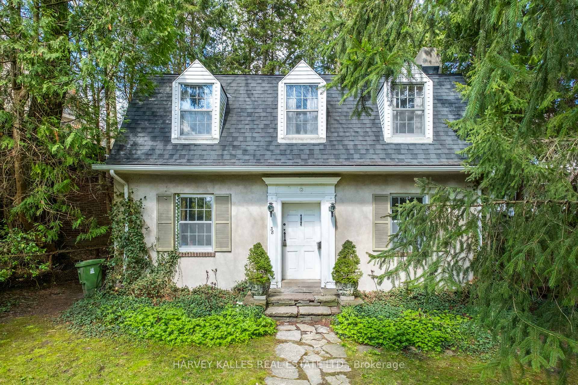 38 Donwoods Drive, Toronto