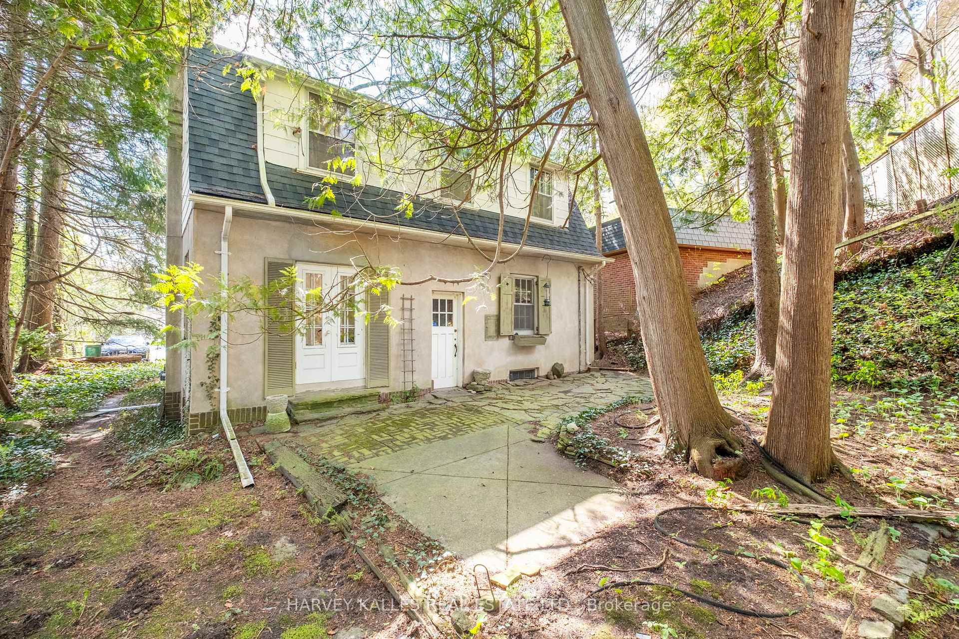 38 Donwoods Drive, Toronto