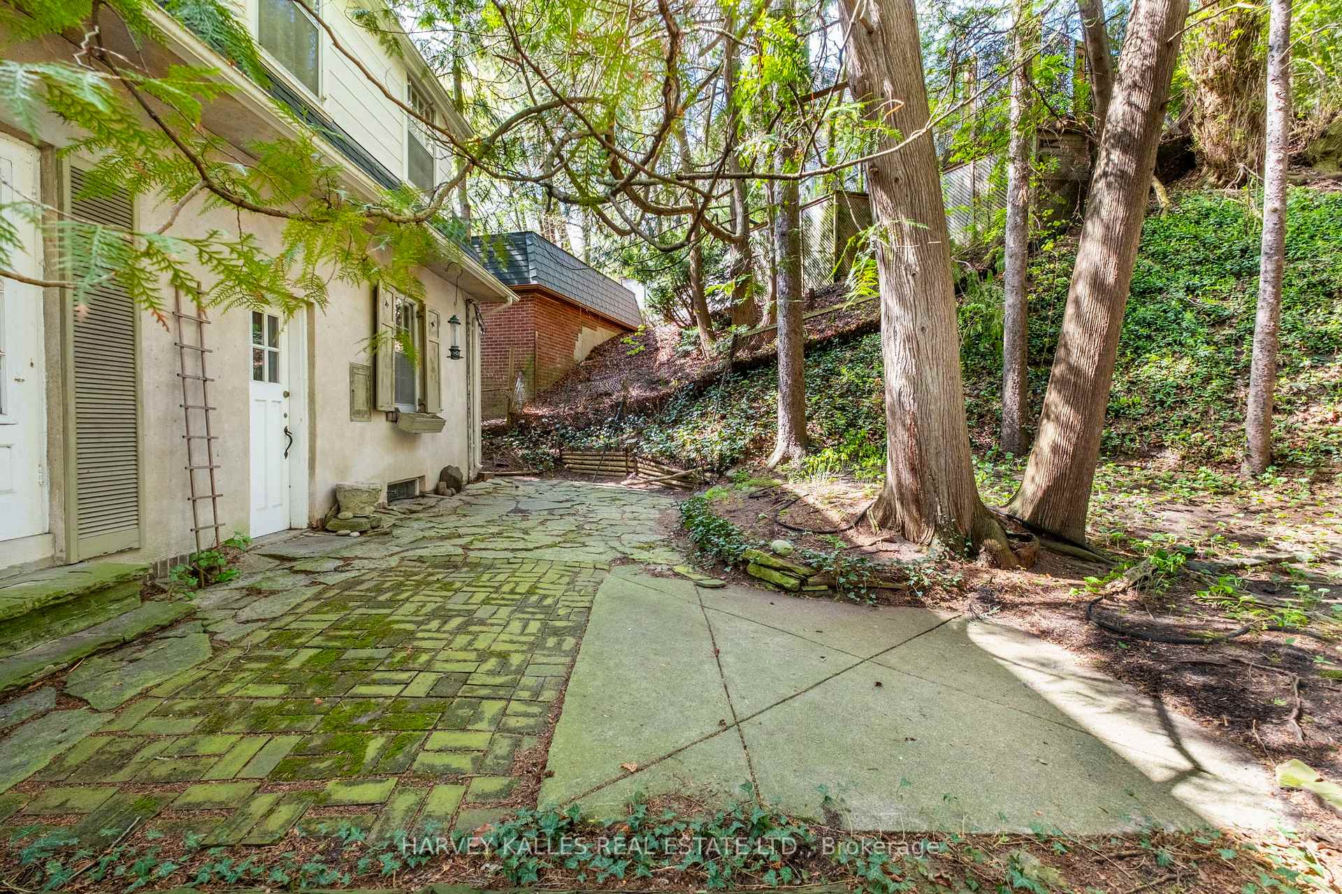 38 Donwoods Drive, Toronto