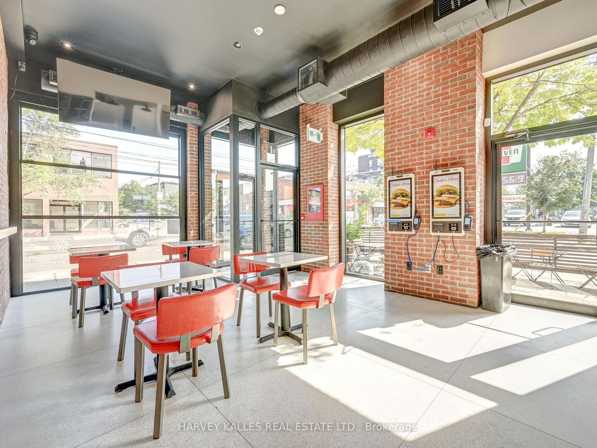 885 Dundas Street W, Toronto