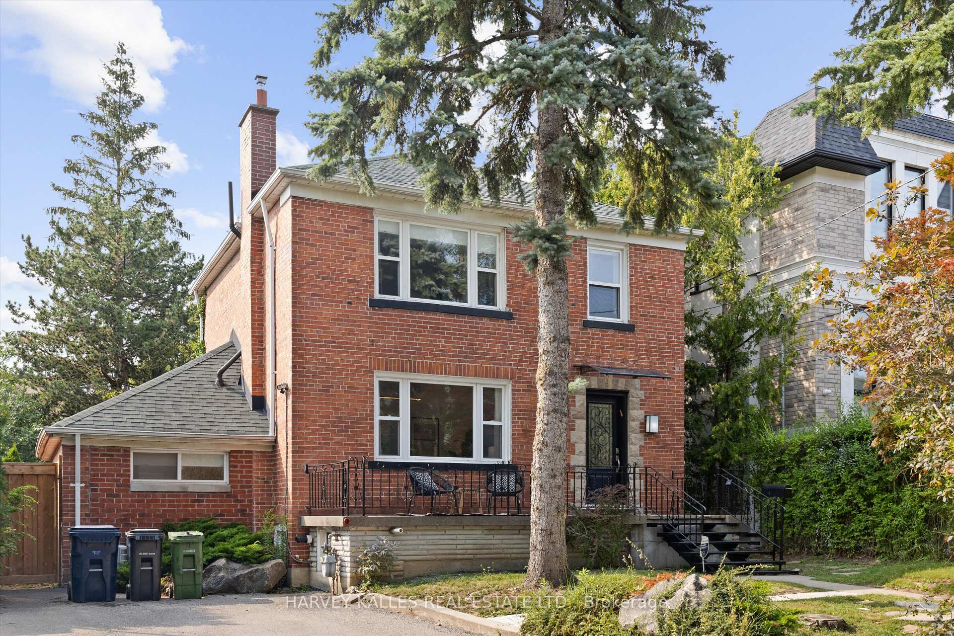 84 Lynnhaven Road, Toronto