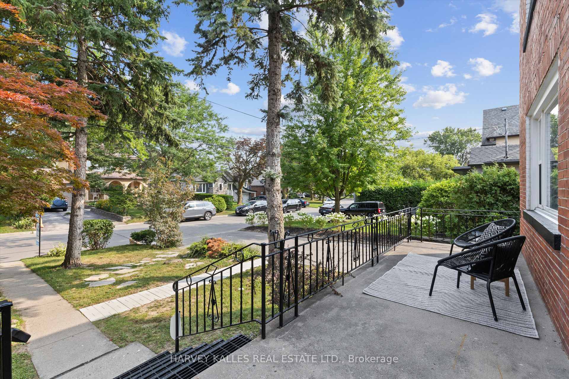84 Lynnhaven Road, Toronto