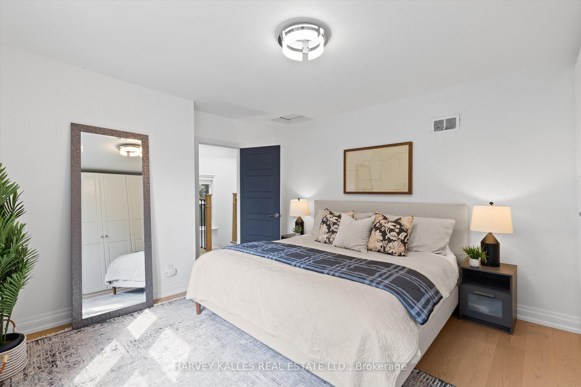 84 Lynnhaven Road, Toronto