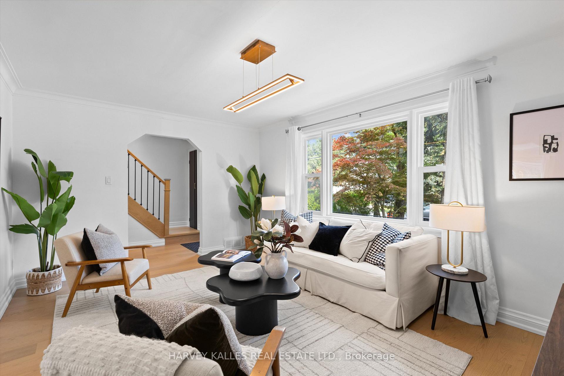 84 Lynnhaven Road, Toronto