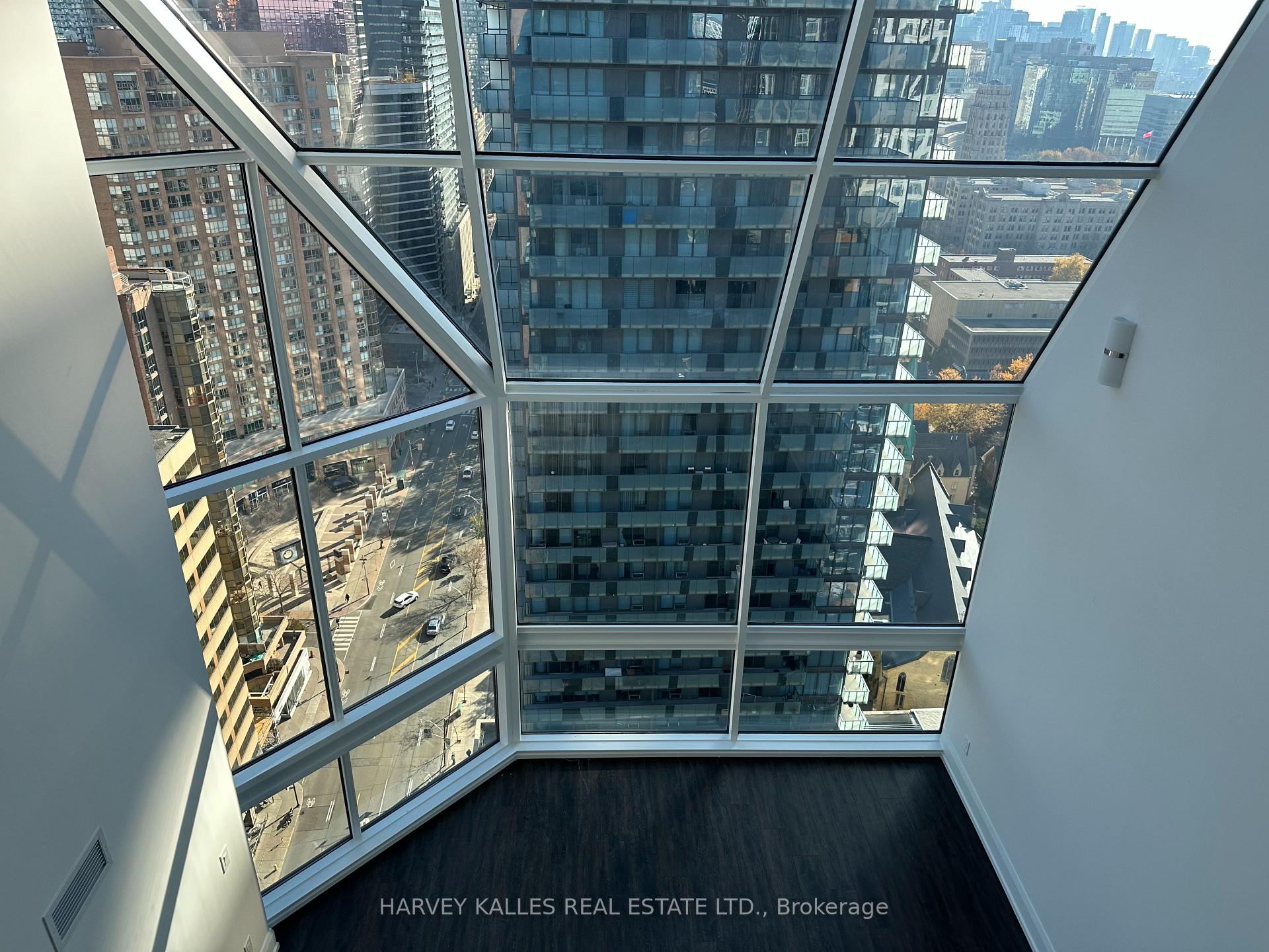 55 W Charles Street W 3101, Toronto Unit: 3101