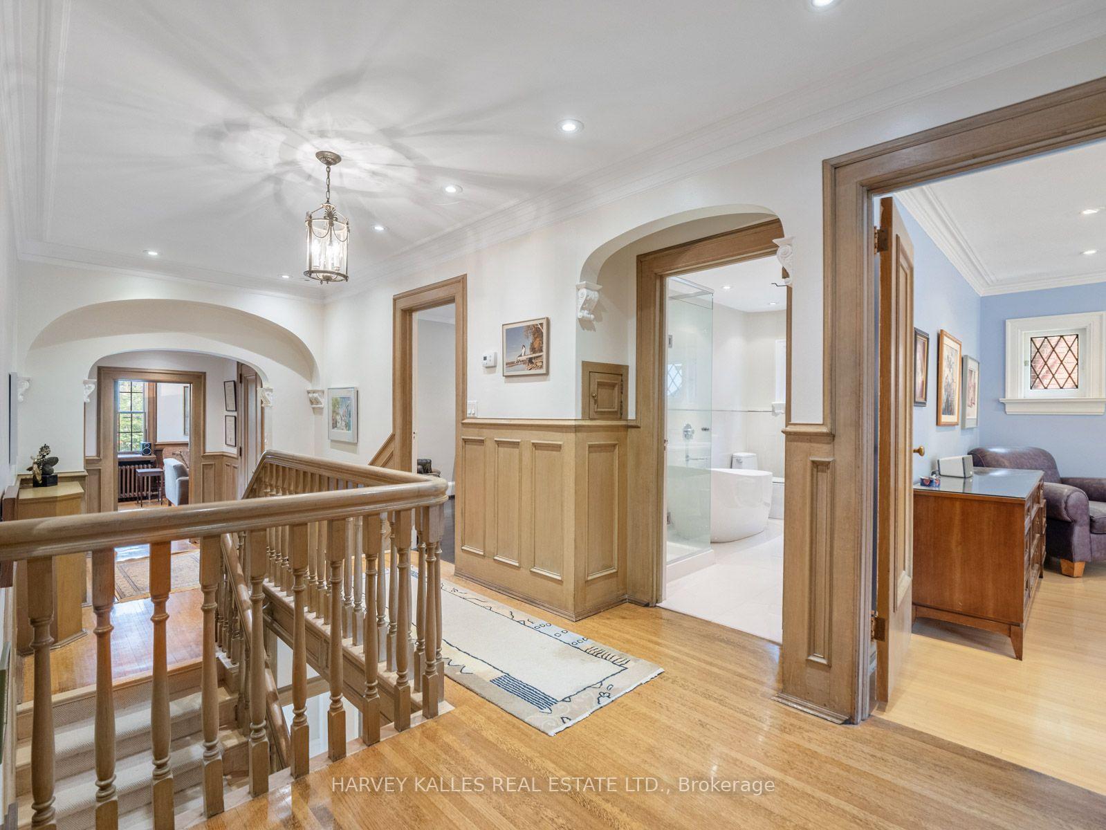 14 Dewbourne Avenue, Toronto