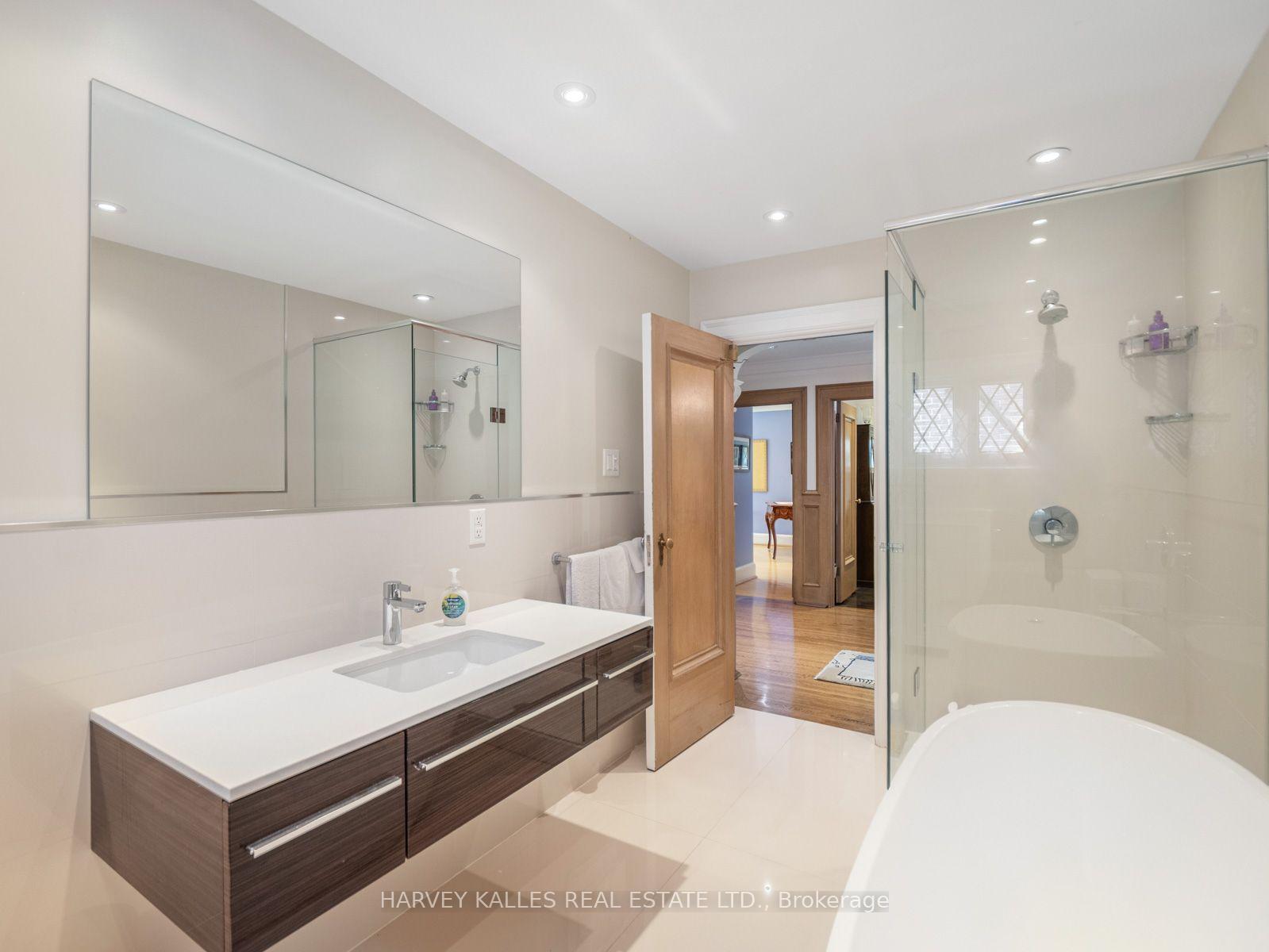 14 Dewbourne Avenue, Toronto