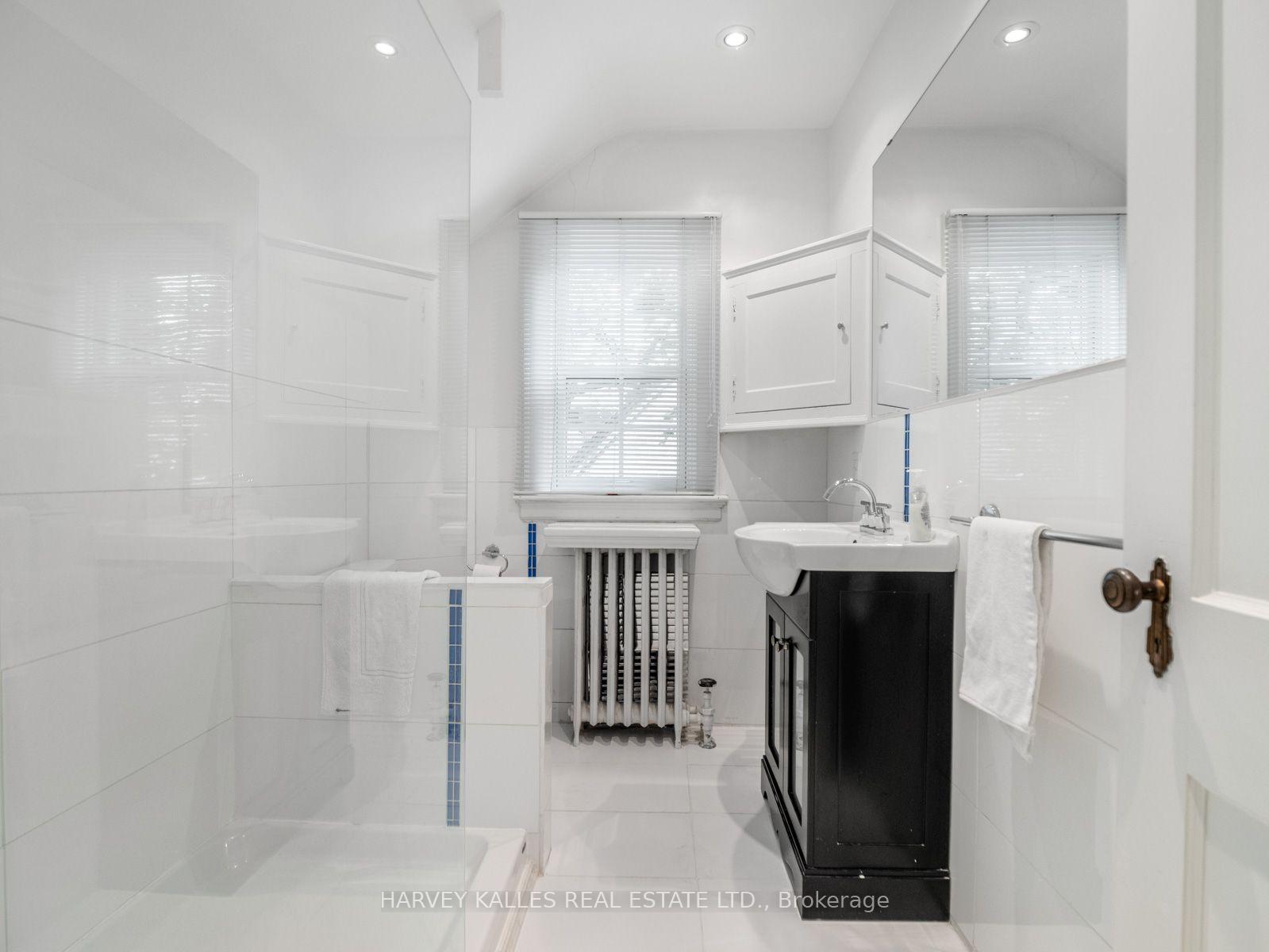 14 Dewbourne Avenue, Toronto