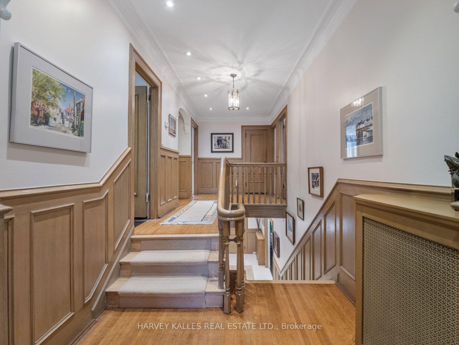 14 Dewbourne Avenue, Toronto