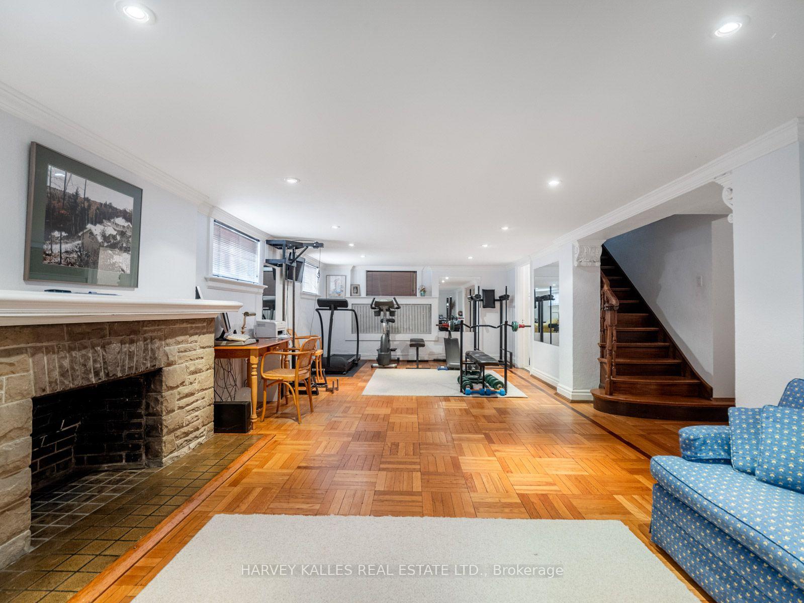 14 Dewbourne Avenue, Toronto
