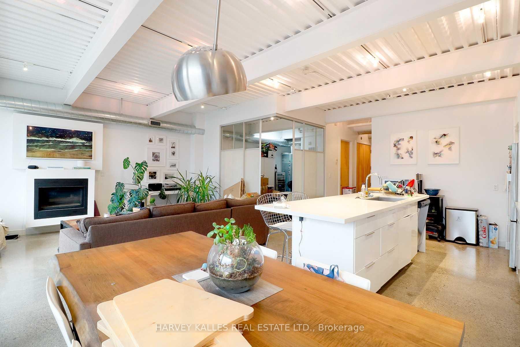 214 Bathurst Street PH3A, Toronto Unit: PH3A