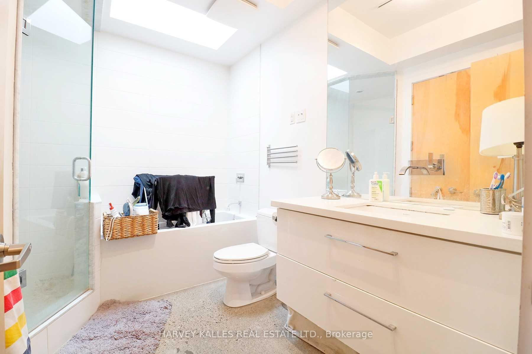 214 Bathurst Street PH3A, Toronto Unit: PH3A