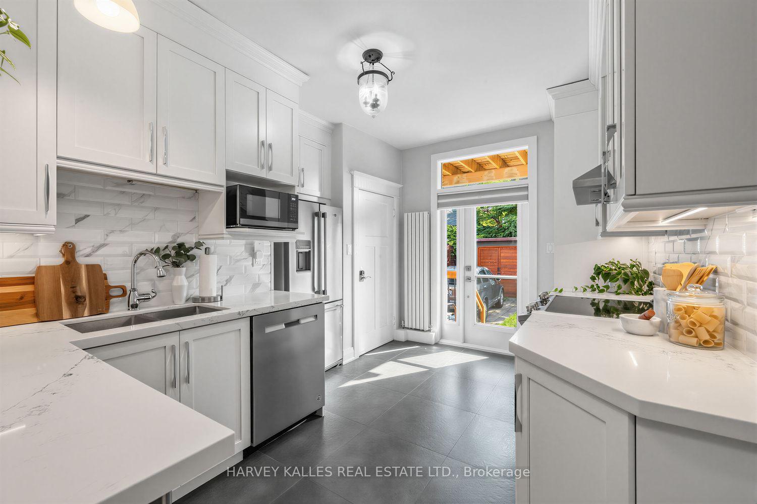 61 Appleton Avenue, Toronto