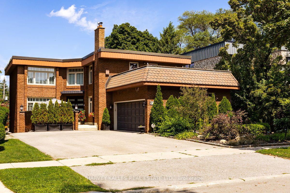 92 Prue Avenue, Toronto