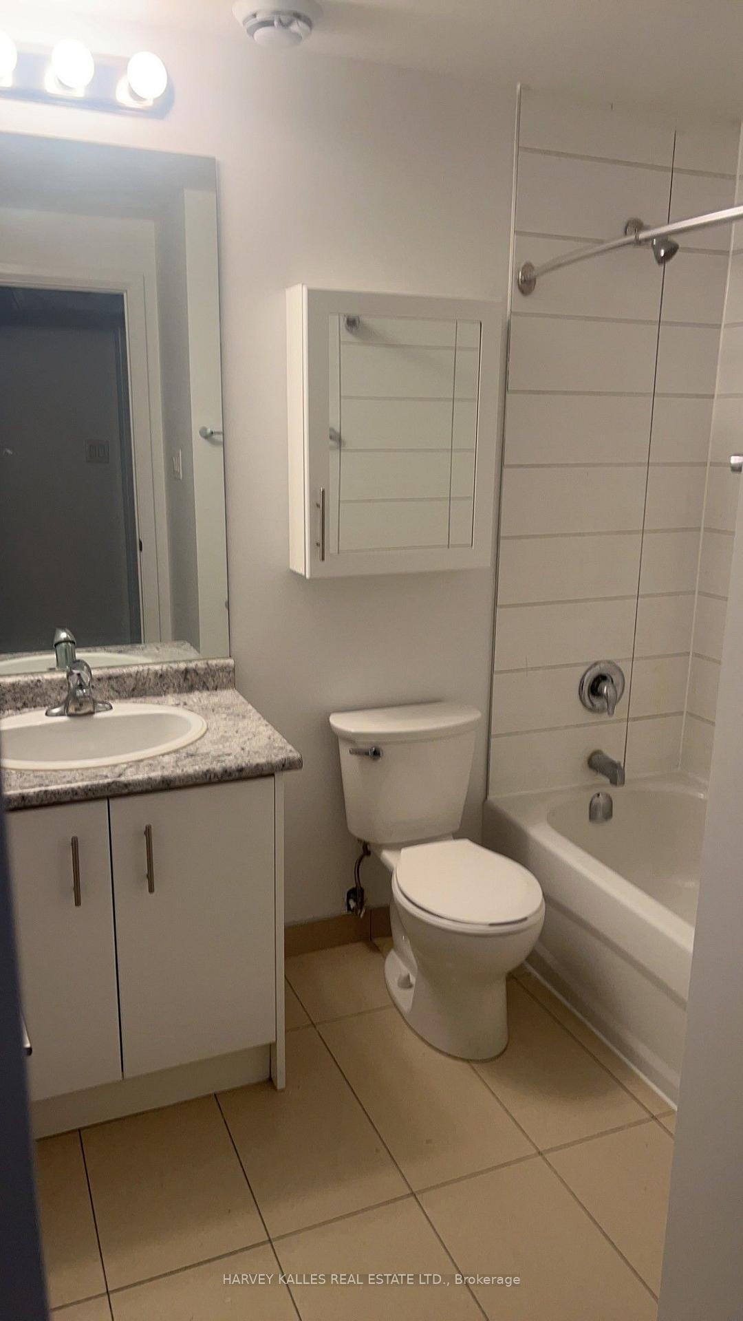 55 W Charles Street W 203, Toronto Unit: 203