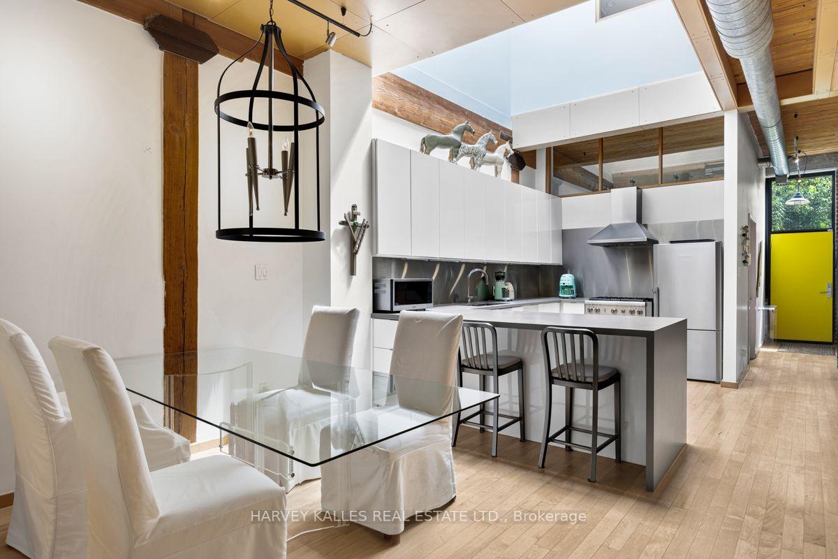 200 Clinton Street 7, Toronto Unit: 7
