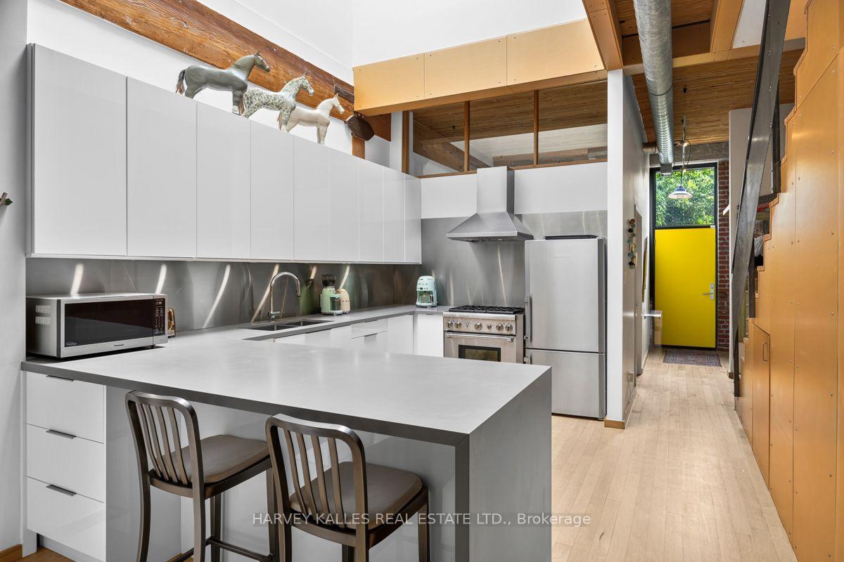 200 Clinton Street 7, Toronto Unit: 7